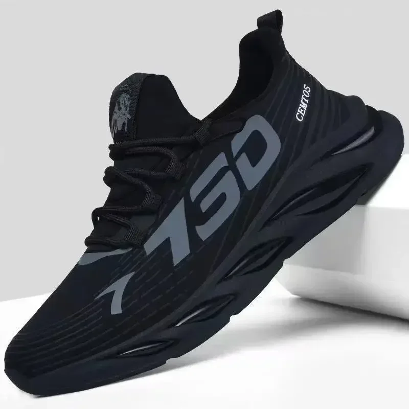 New Summer Mens Breathable Mesh Running Shoes Lightweight Sports Sneakers Fashion Trendy Brand