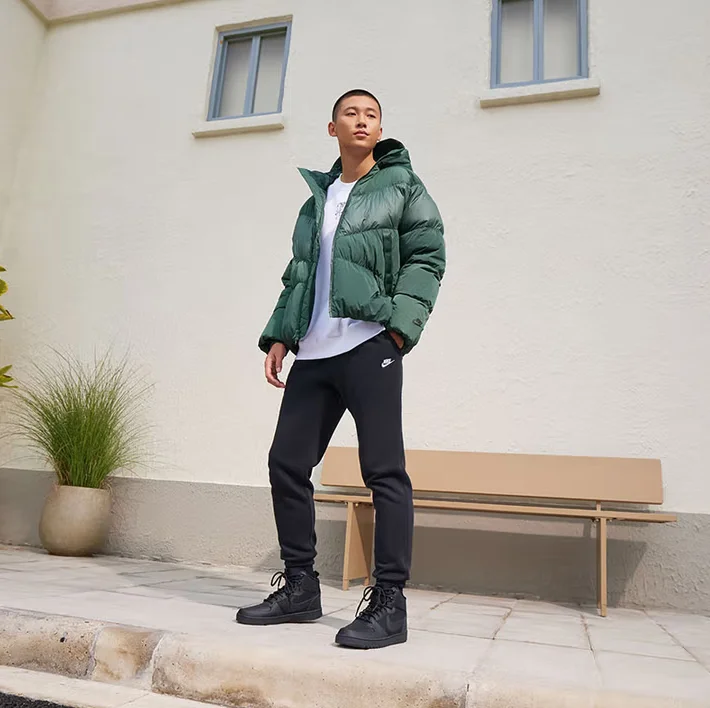 Nike Autumn/Winter Cool Pineapple Wear-Resistant Ankle Protection Men's Mid-Top Sneakers New Comfortable Versatile Pure Black Outdoor Casual Shoes Retro Height-Increasing Court Borough Series Commuting Skateboard Shoes Winter Essential Shoe Model Aa0547-002