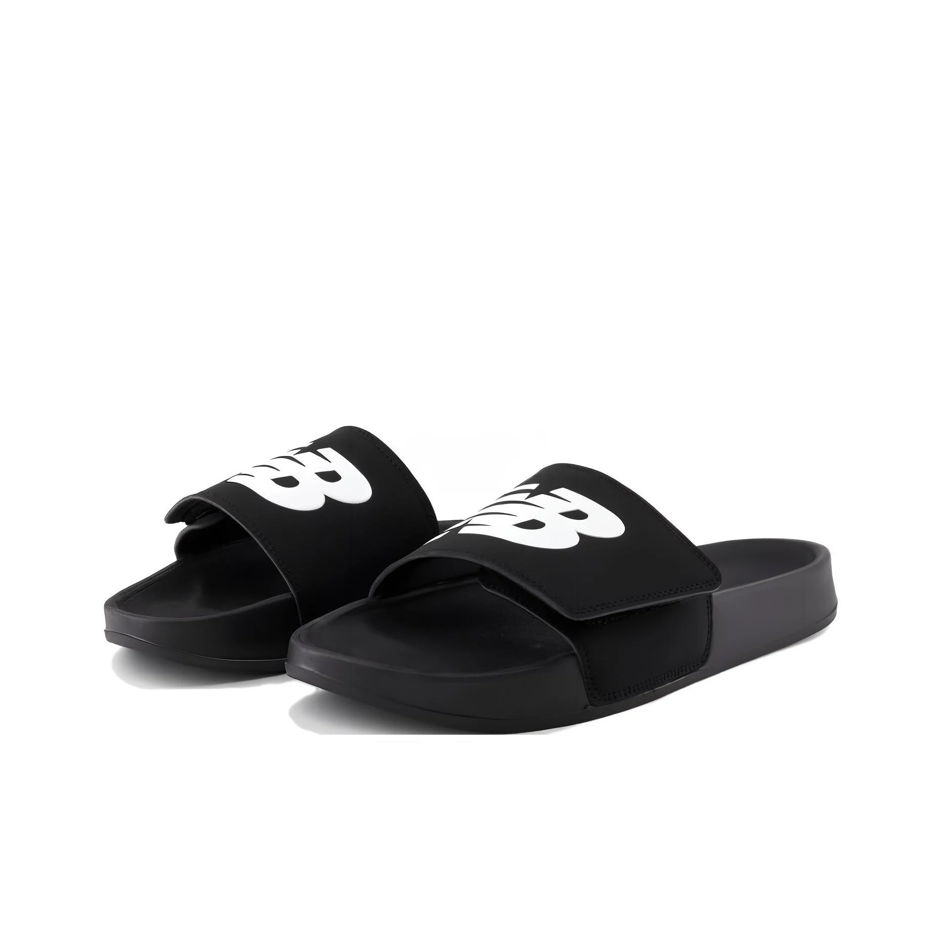 New Balance NB 200 – Comfortable, stylish, abrasion-resistant – available in black for both men and women.